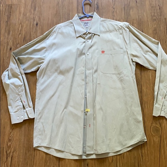 Conch button down - Picture 1 of 4